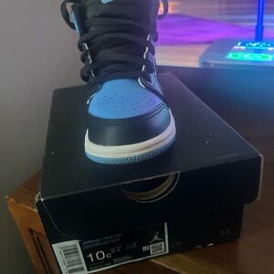 Air Jordan 1 Retro High OG Sneakers - Black and Blue